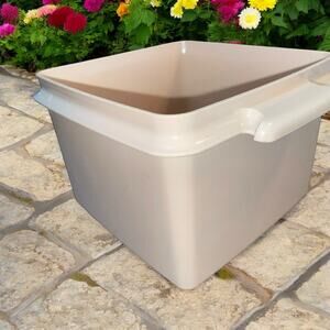 Tupperware Replacement Base 1674 Almond Sandwich Keeper Square Away 6" Container